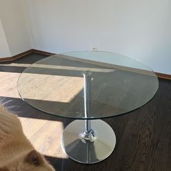 Round Glass Diner Table