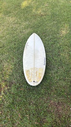5’4 M21 surfboard