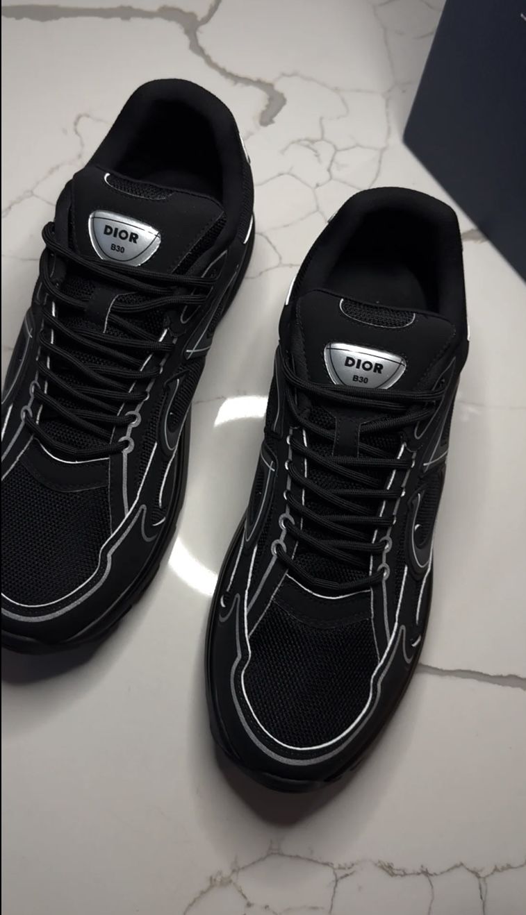 B30 Dior Sneakers