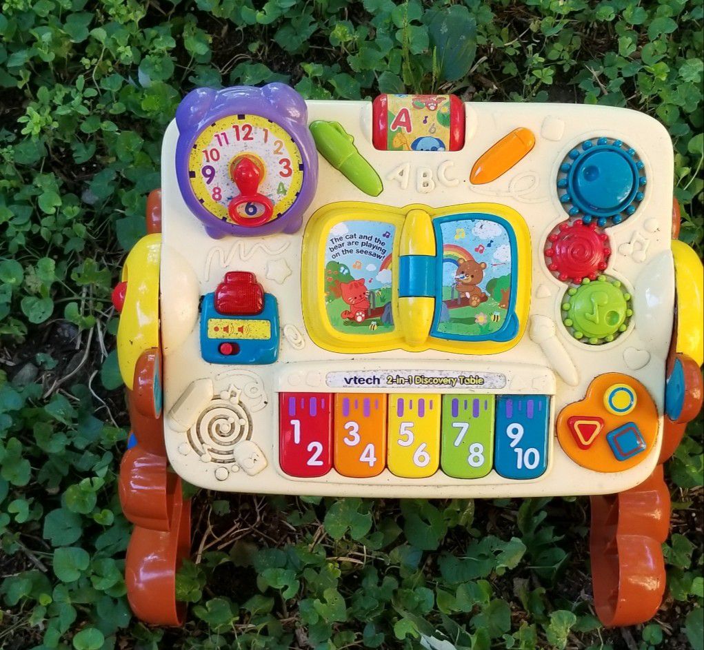 Vtech 2-in -1 discovery table.