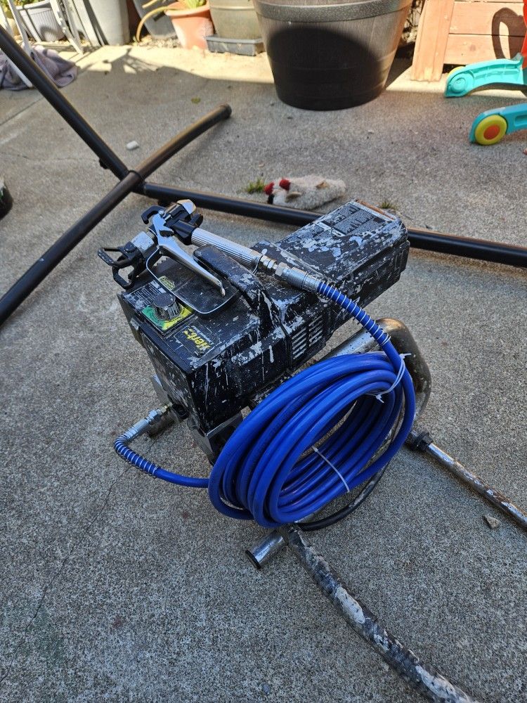 Paint Sprayer Titan 440