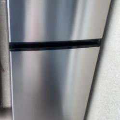 Mini Fridge Great Condition ! 