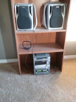 Stereo/CD Player With Speakers