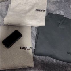 Essential hoodie SMALL