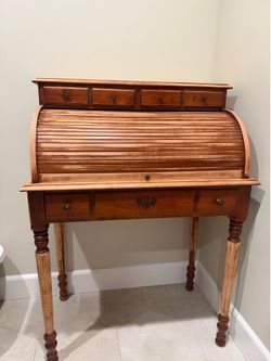 Antique roll type desk