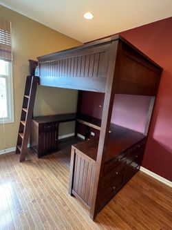 Bunk bed/ desk