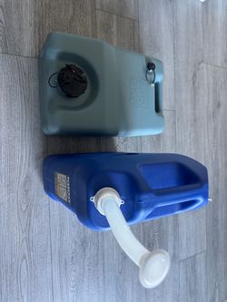 RV Portable Tanks 6 Gallon Each