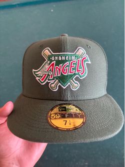 New Era Fitted Hat (size 7 1/8)