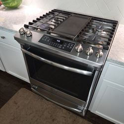 GE Slide In Stove (range)