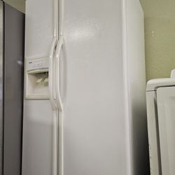 Kenmore Refrigerator Working Perfectly Fine Very Clean I Can Deliver To You 90 Days Warranty 