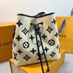 Authentic Louis Vuitton Bucket bag, Women's Fashion, Bags