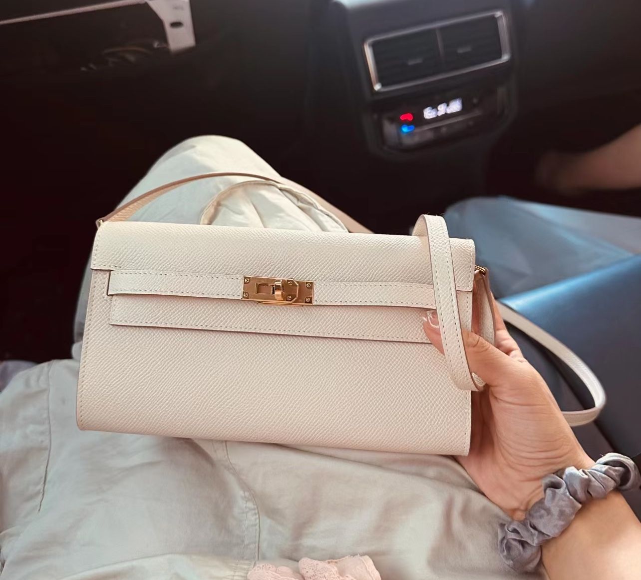 Hermes kelly to go