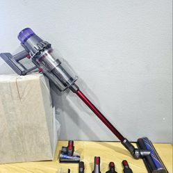 Outsize V11 dyson stick cordless vacuum (2)