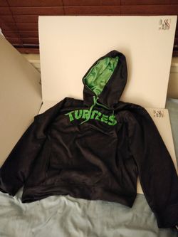 TMNT sweater Large