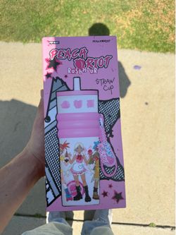 Peach Riot Rush Hour Straw Cup Pink PopMart