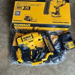 Dewalt 20v XR 18 Ga Brand Nailer Kit 