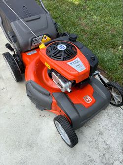 HUSQVARNA 22” self propelled gas push mower with  bag in GREAT