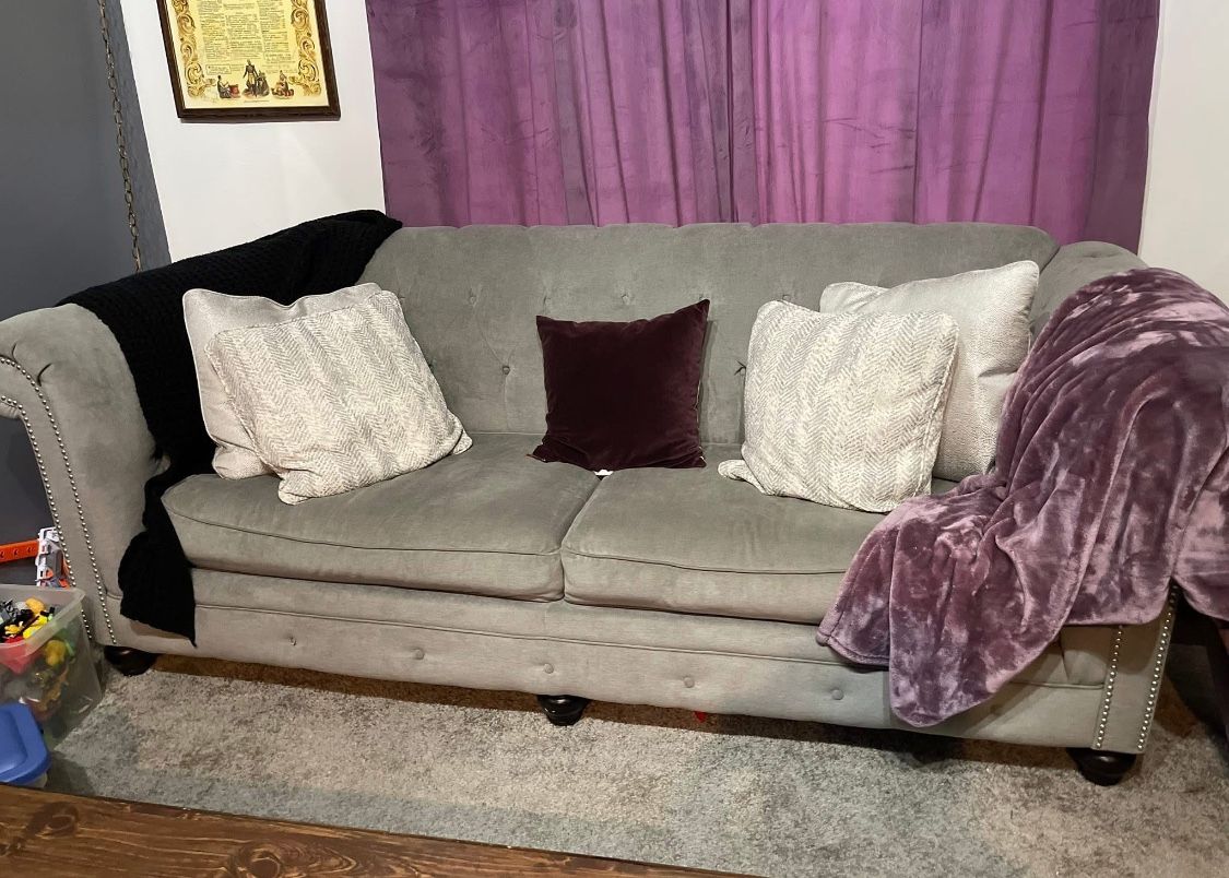 Couch And Love Seat Set 