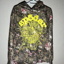 Camo With Yellow Puff Print Web, Sp5der Hoodie Size M.
