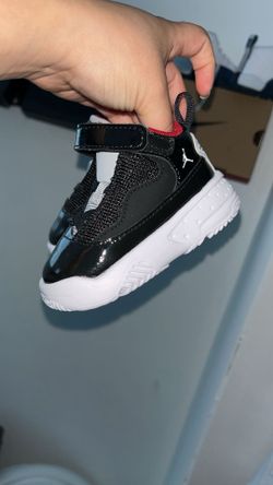 Aura 2 'Black Cement'