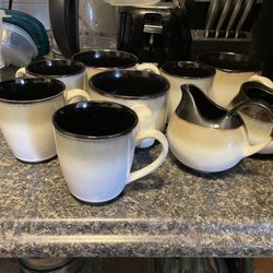 Mugs and deep plates 