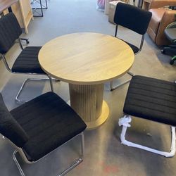 31.5 inch Round Dining Table Set with 4 black chairs,Modern Farmhouse Kitchen Table, Small Circle Dining Tables with Wood Strip Base for Kitchen Livin