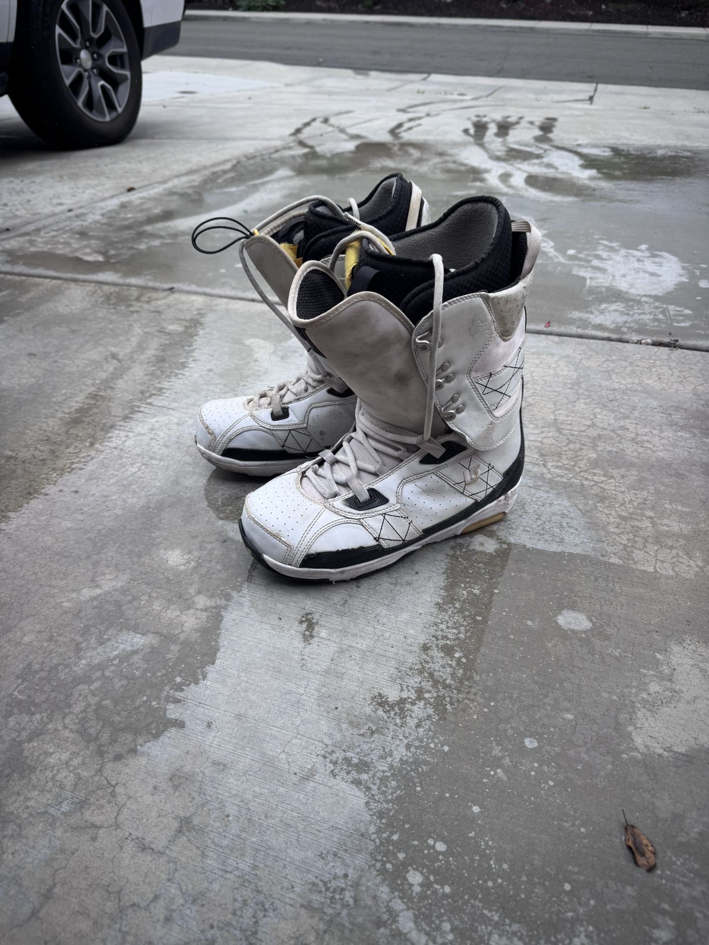 Burton Men’s Snowboarding Boots Size 12