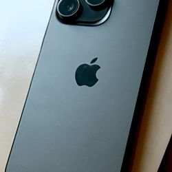 iPhone 15 Pro Max 256GB – Unlocked – Excellent Condition