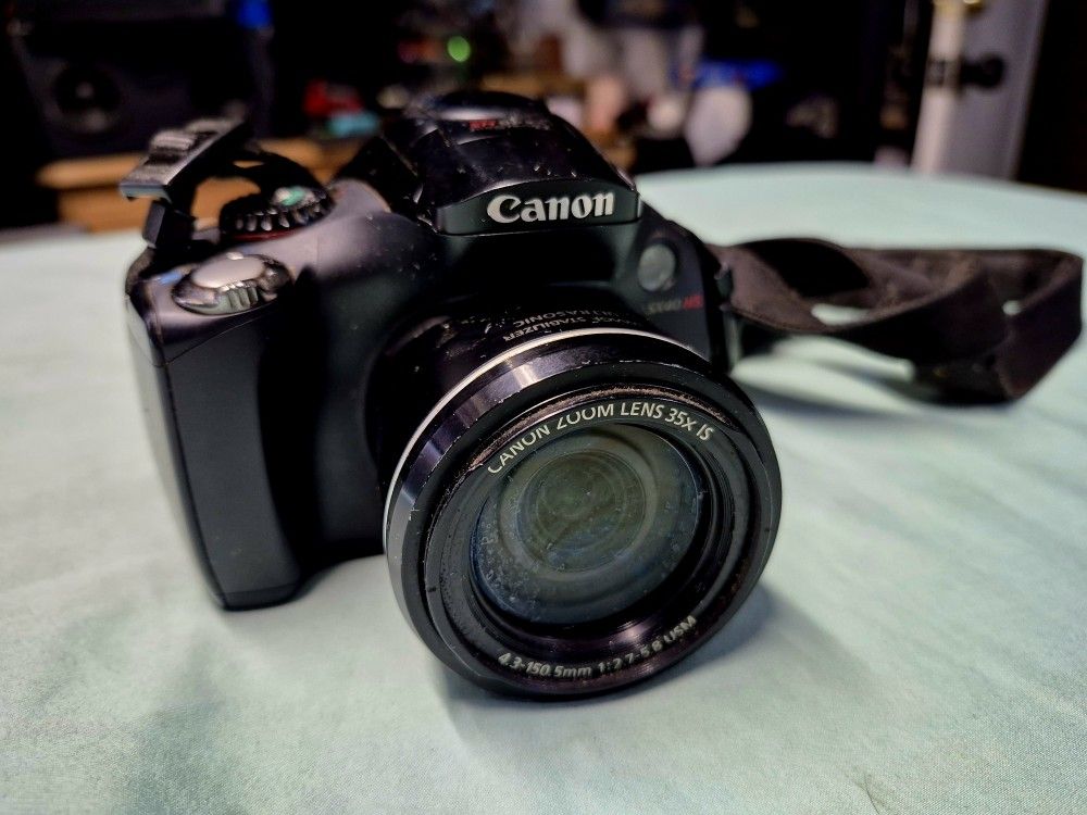Canon PowerShot SX40 HS Digital Camera