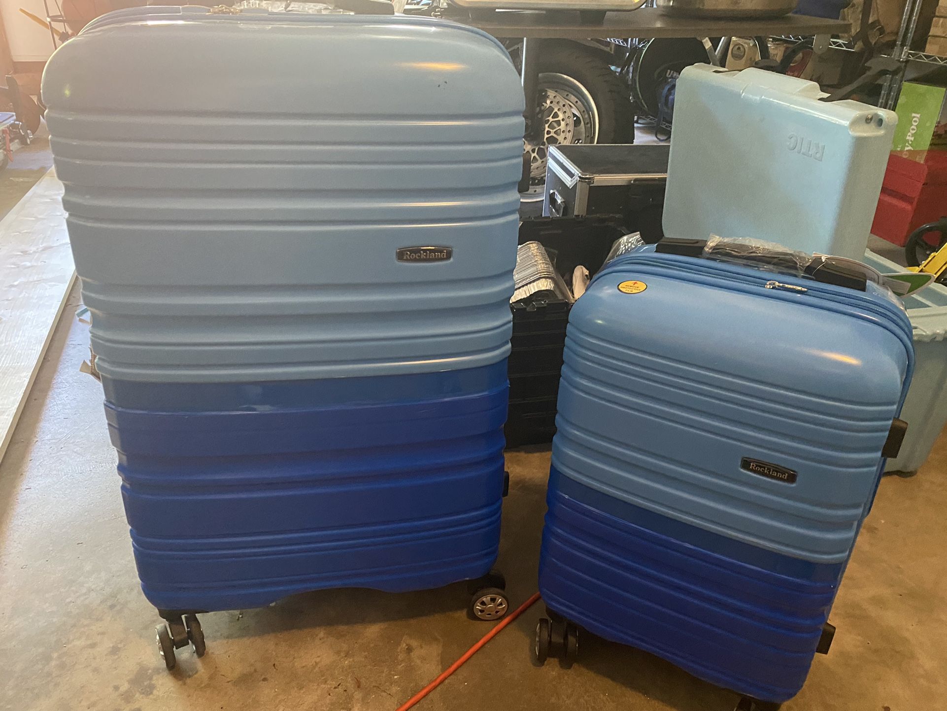 Rockland Luggage Set
