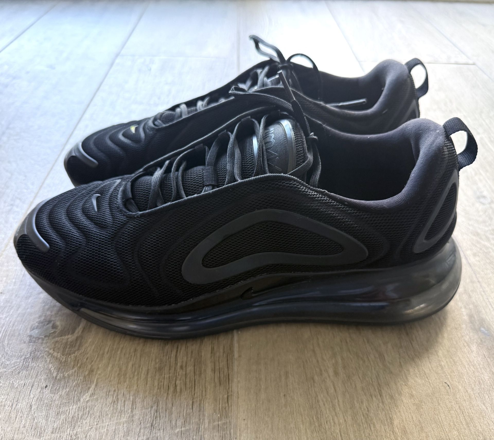 Nike Air Max 720 Men’s Shoes (like new, size 13)