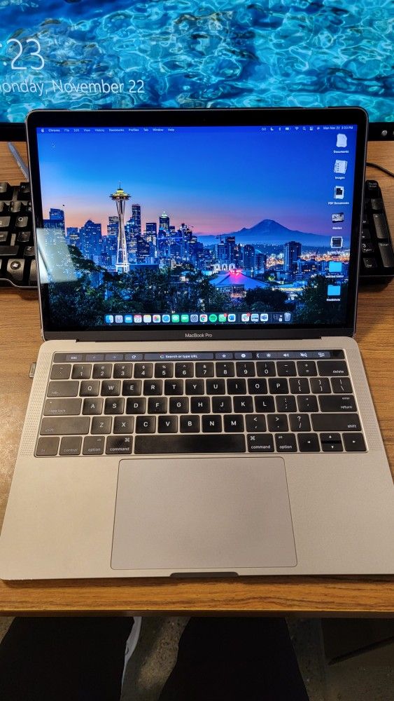 2016 Macbook Pro 4 port with touchbar