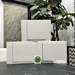 13.6” Apple MacBook Air M2 Chip 8gb 256gb