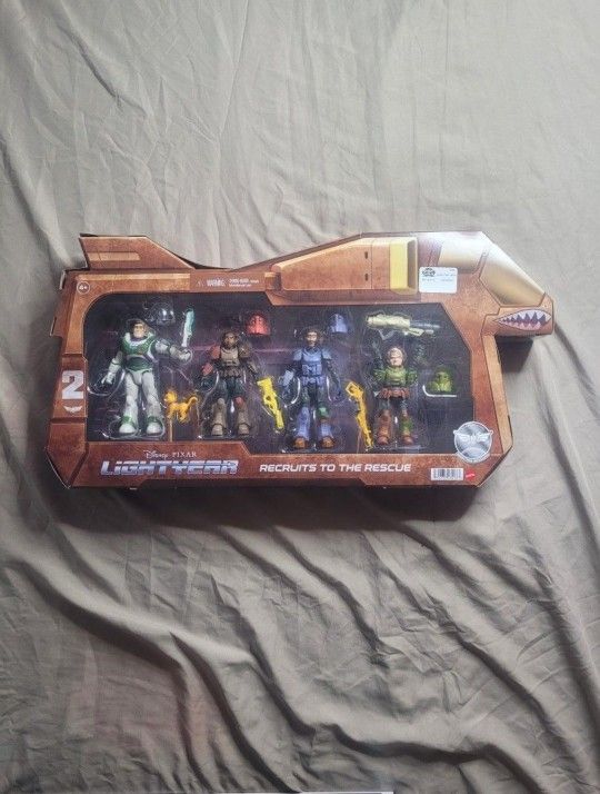 Disney Lightyear Recruits to the Rescue Action Figure Set