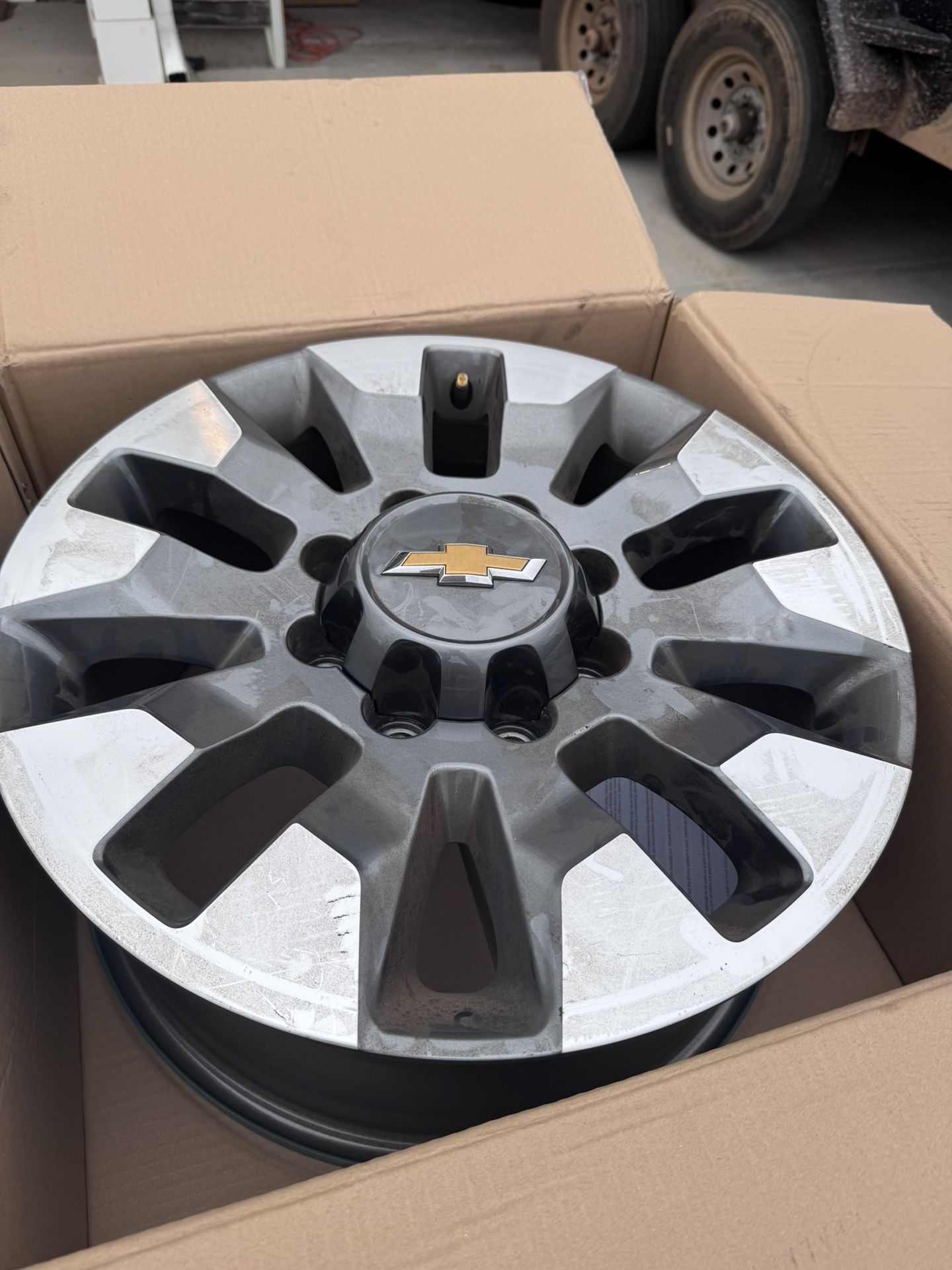 2025 Chevy 2500 Wheels