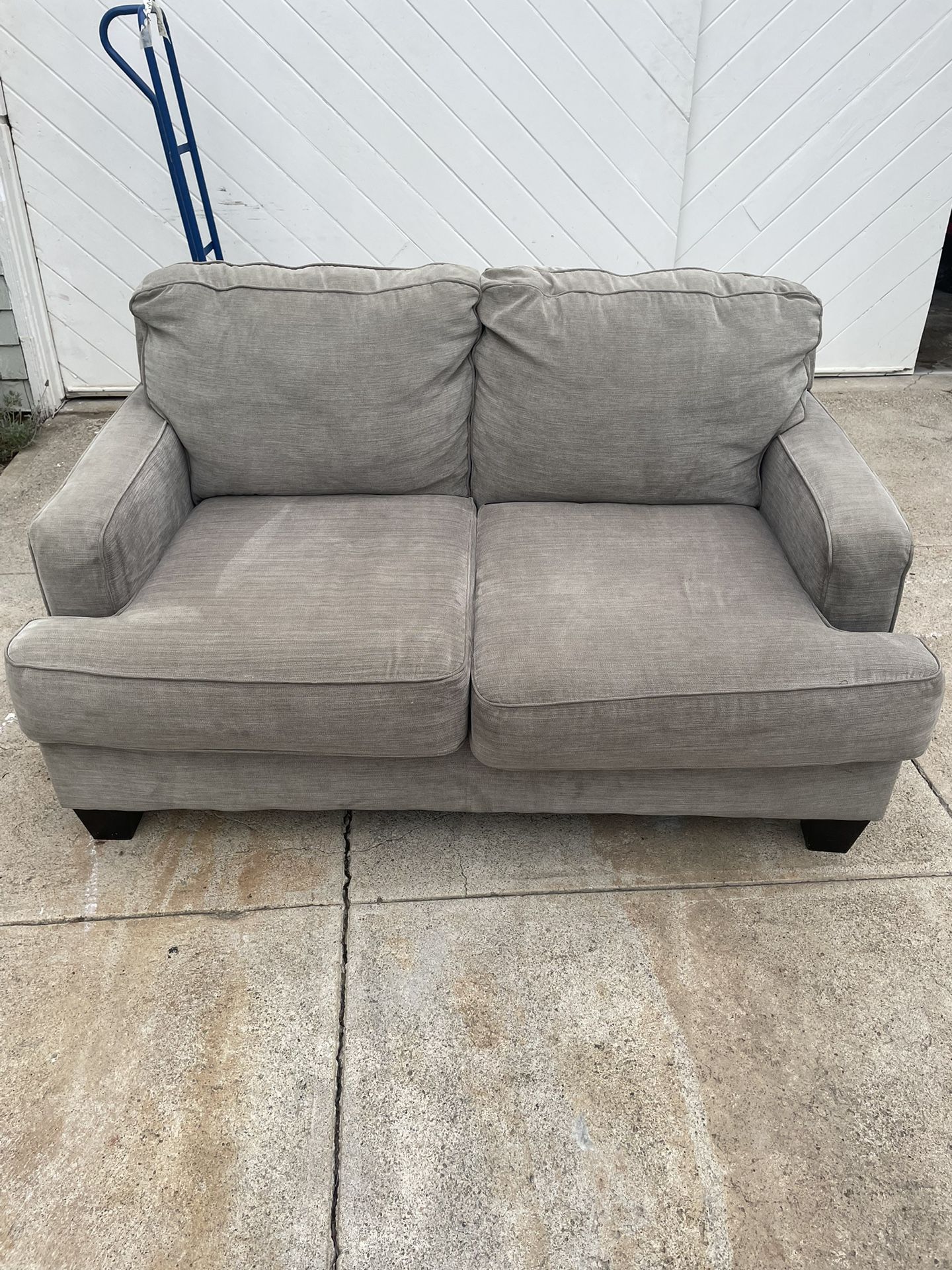 Small Couch / Loveseat
