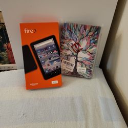 New Amazon Fire 7  32 GB & NEW!! Carrying Case 