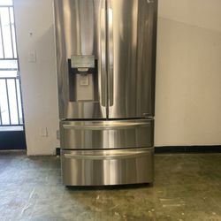 LG Four Door French Door Refrigerator RW11