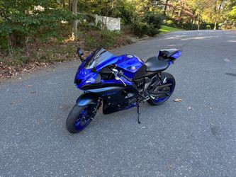 2022 Yamaha R7 motorcycle sport bike Street bike