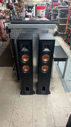 Klipsch R-26F Floorstanding Speakers