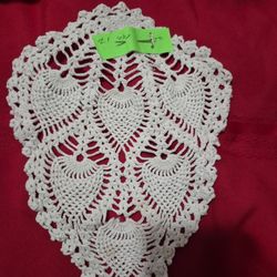 vintage doilie 12×8 inches