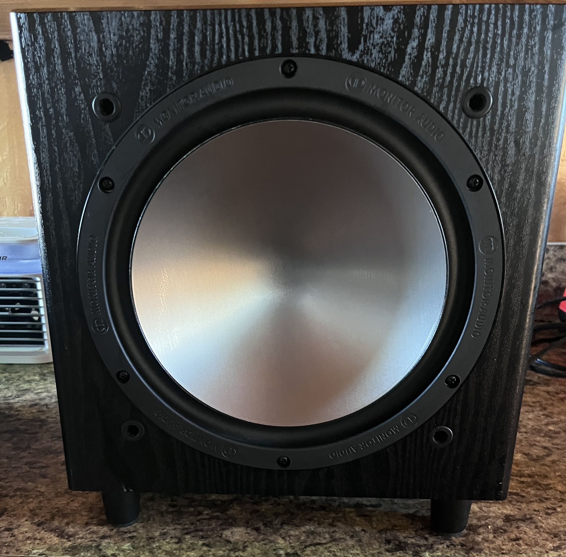 MONITOR AUDIO BRONZE W10- Great Condition