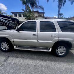 2005 Cadillac Escalade AWD 6.0 Liter