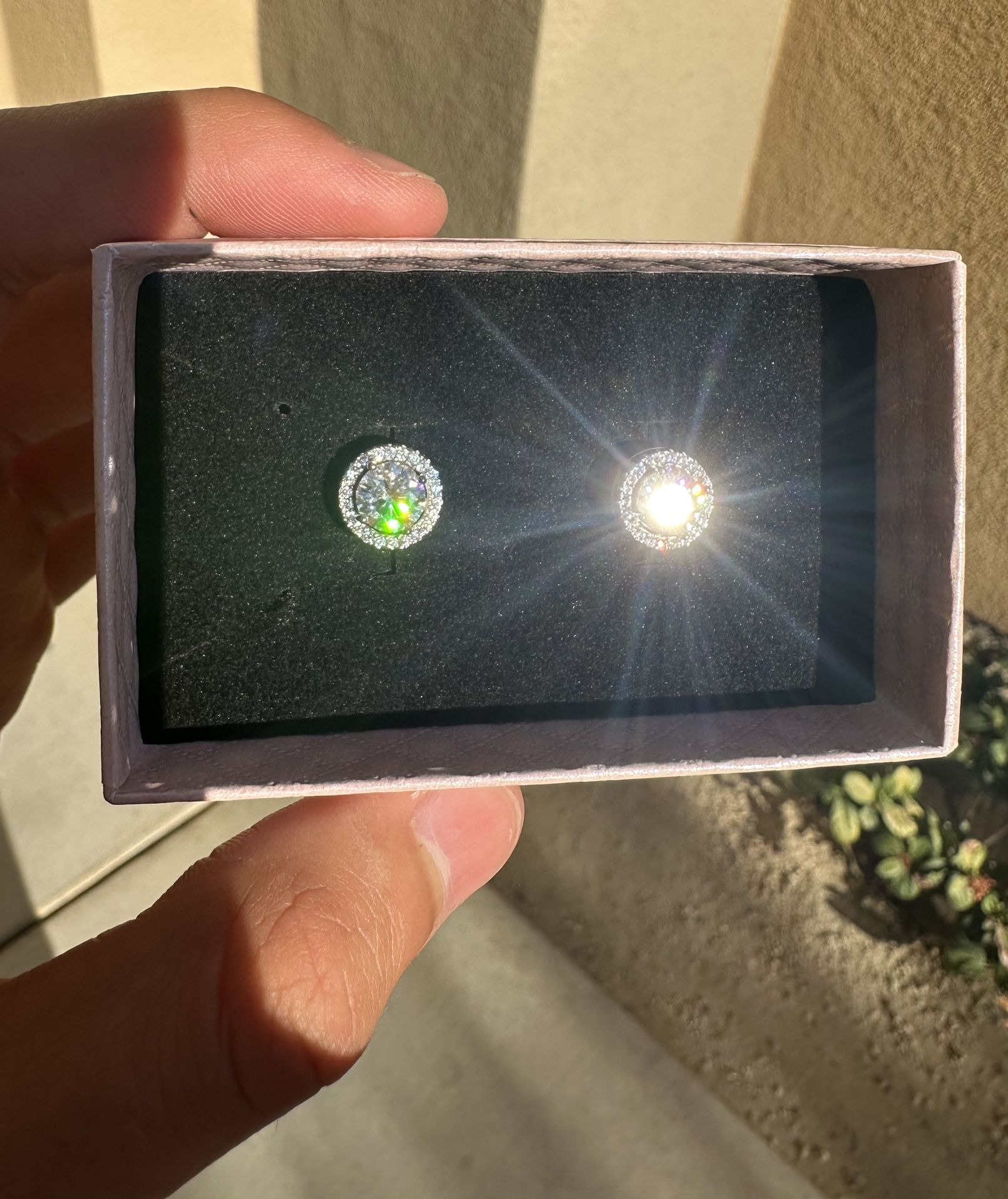 moissanite earring 1.0 carat