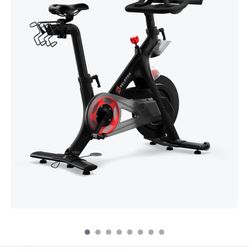 Peloton Gen. 3 w/shoes and Accessories 