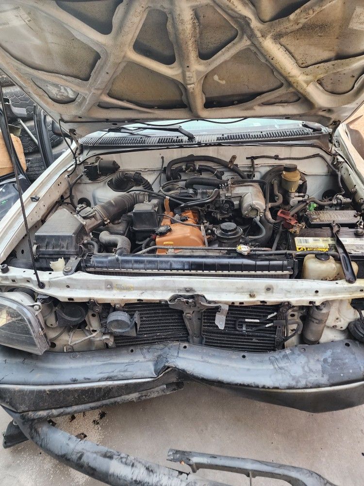Parts For Tacoma  2001 Motor 2.4  142 000 Miles