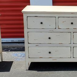 (FREE LOCAL DELIVERY) Distressed 7 drawer dresser and matching nightstand 