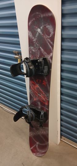 Kemper intruder snowboard 150cm w/ bindings