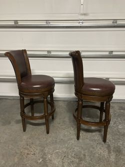 Swivel Bar Stools