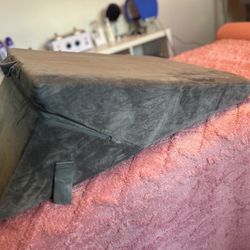 Wedge Pillow